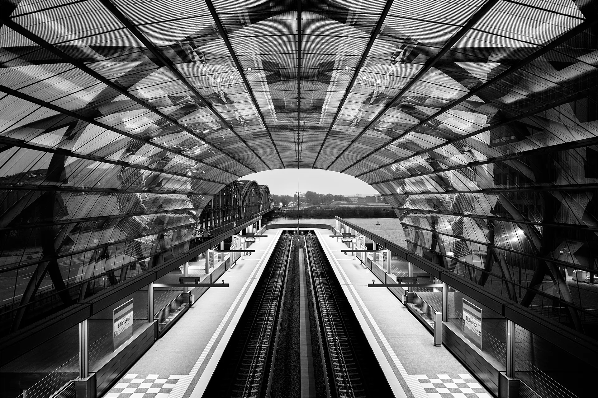 Fine Art Print Architekturfotografie in Schwarz-Weiß, Elbbrücken Station Hamburg 2026