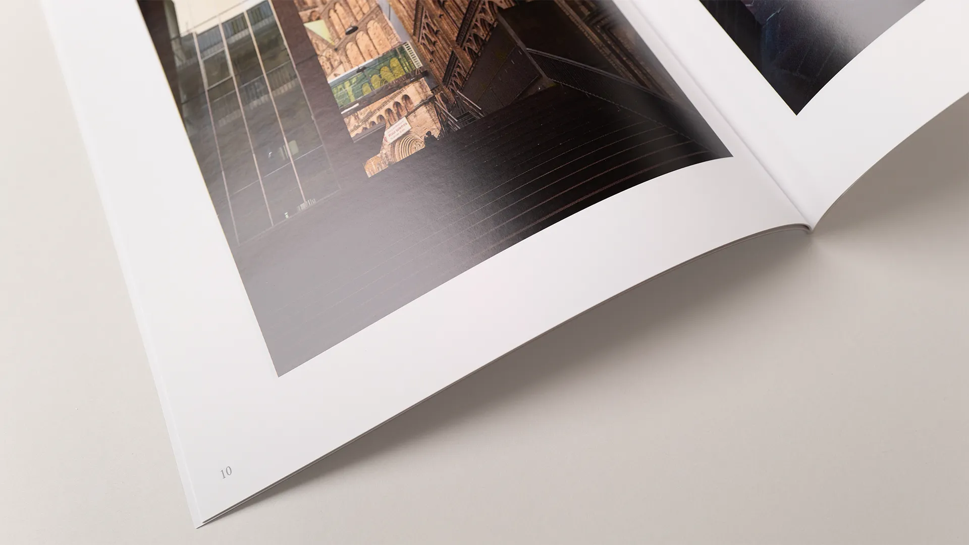 Docu Magazine Edition, Detailansicht einer gedruckten Seite im Fotomagazin